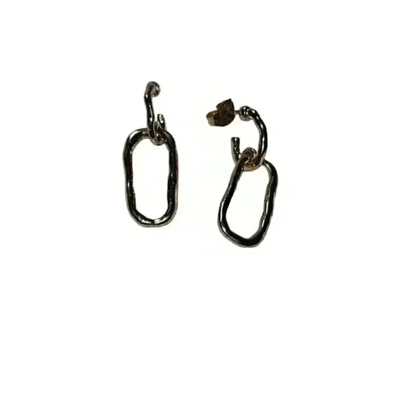 Golden oval loop earrings - Picture 2 of 3